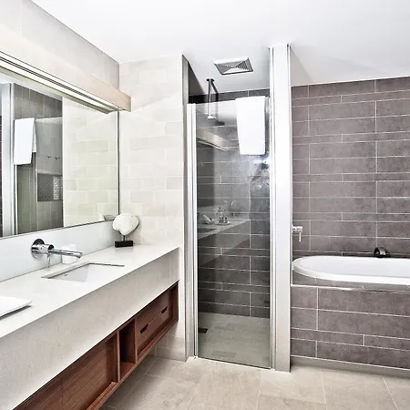 Peppers Noosa Resort And Villas Exterior photo A modern bathroom